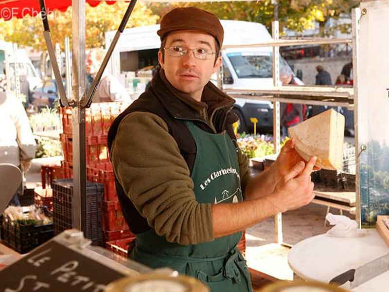 Les Clarines Comtoises sur le marché de Nogent le Rotrou Vente sur le marché de Nogent le Rotrou
